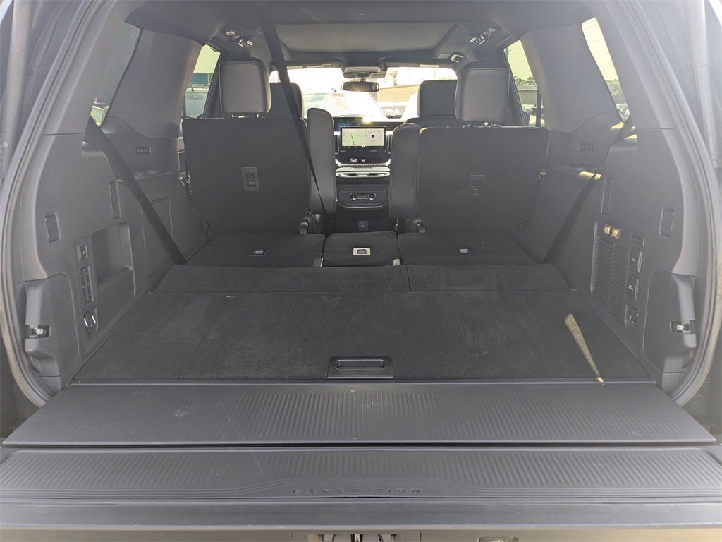 New 2025 Ford Expedition Platinum w/ Stealth Performance Package image 12