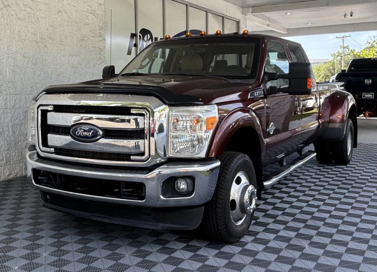 Used 2015 Ford F350 Lariat w/ Lariat Interior Package image 1