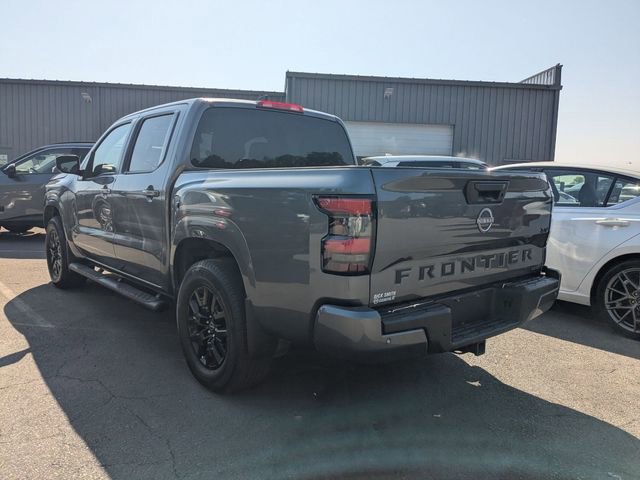 Used 2023 Nissan Frontier SV w/ Midnight Edition Package RWD image 3