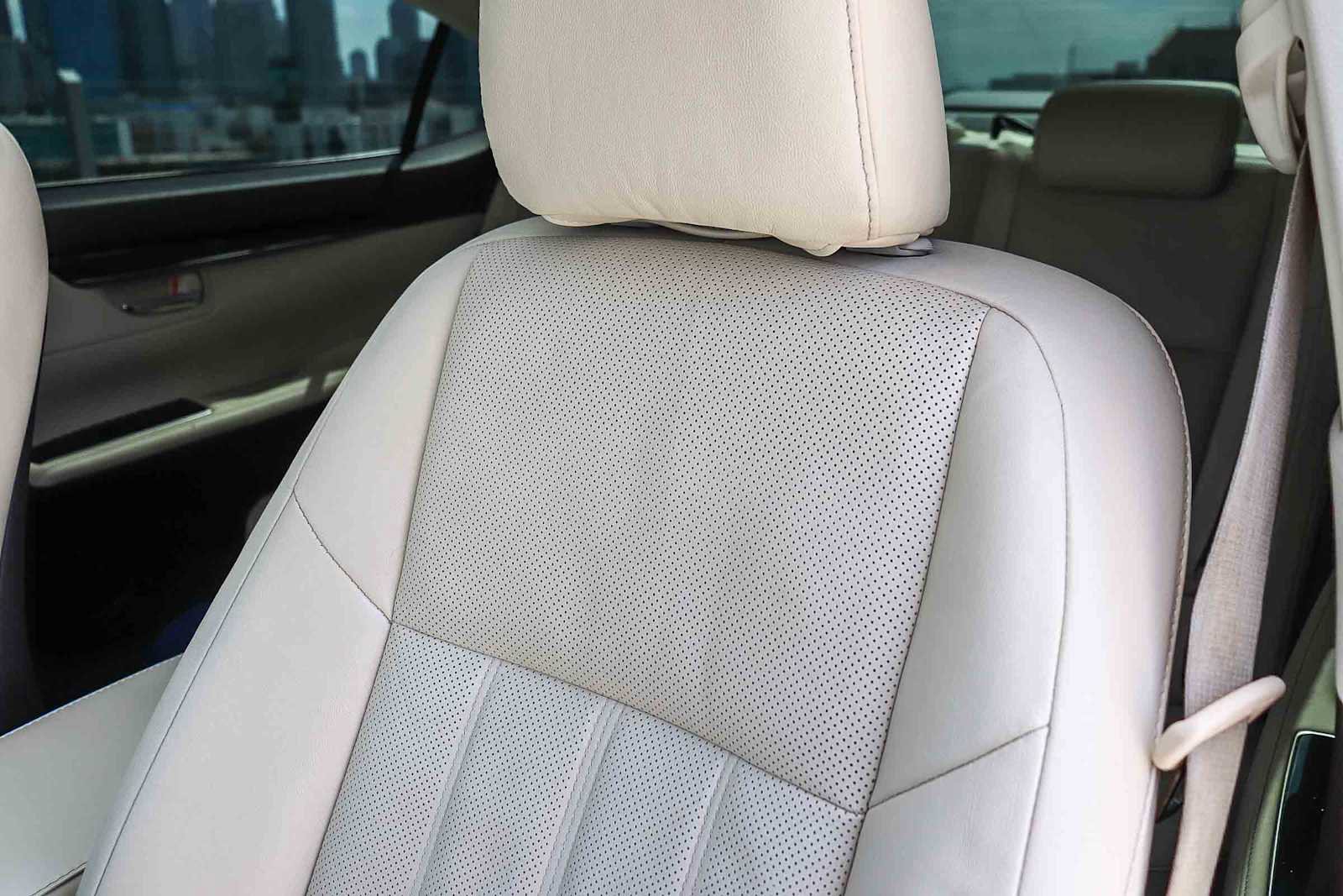 Used 2016 Lexus ES 350 w/ Luxury Package w/Wood Trim FWD image 34