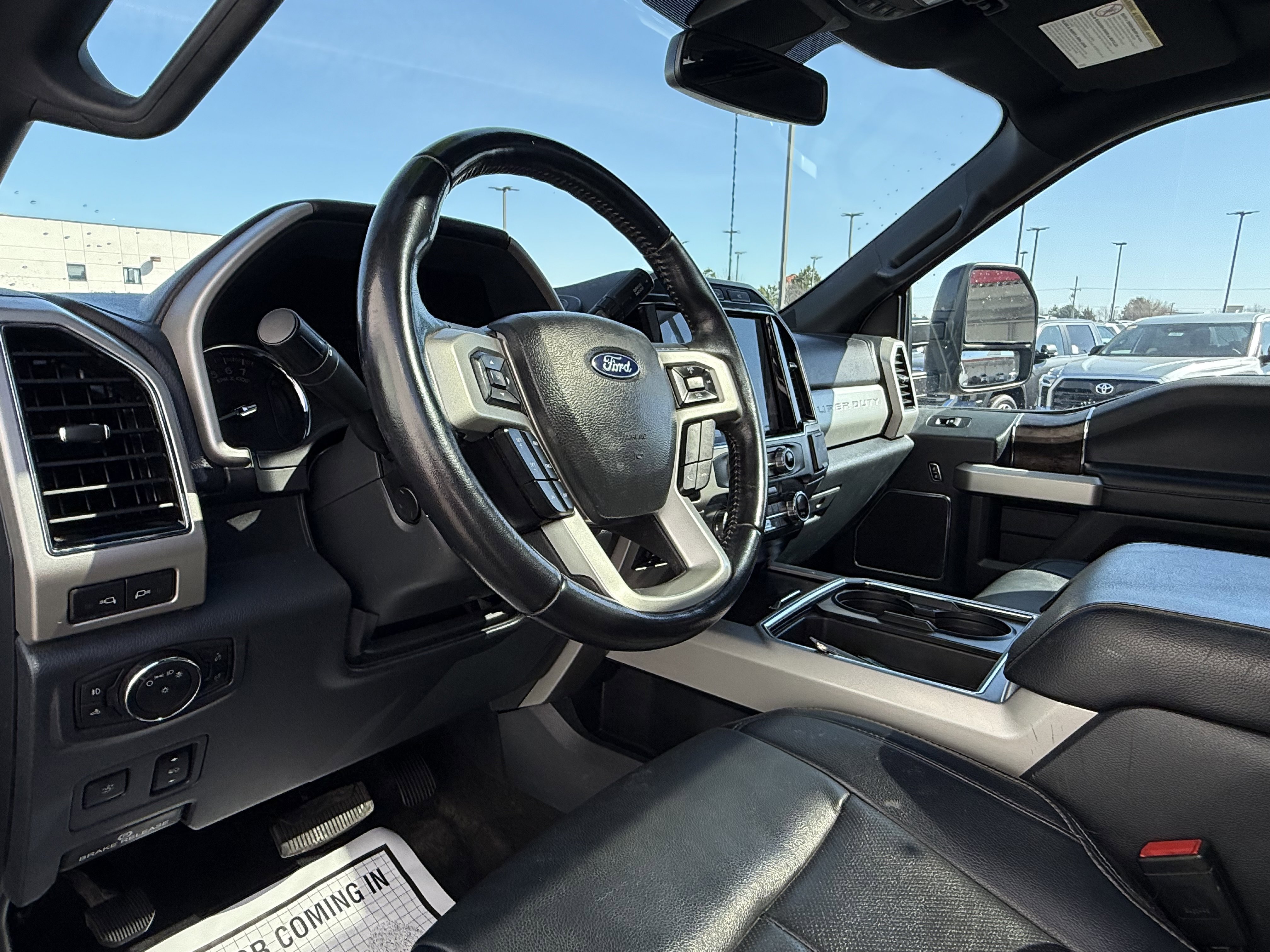 Used 2022 Ford F250 Lariat w/ Black Appearance Package image 22