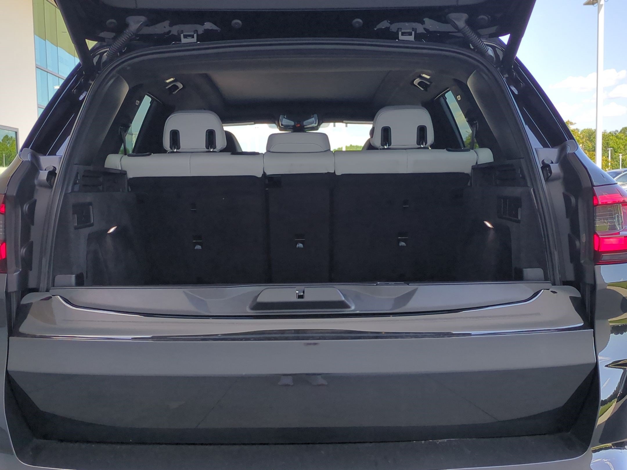 Used 2022 BMW X5 M w/ Competition Package 2 AWD/4WD image 30