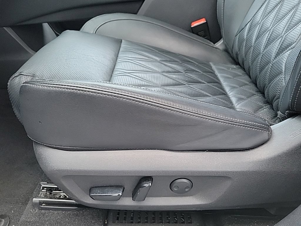 Used 2023 Nissan Rogue Platinum AWD/4WD image 8