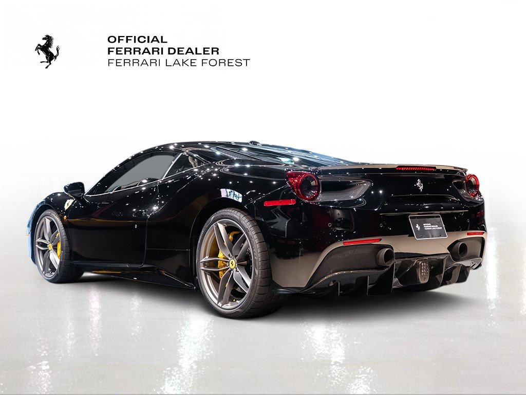 Used 2018 Ferrari 488 GTB Base image 2