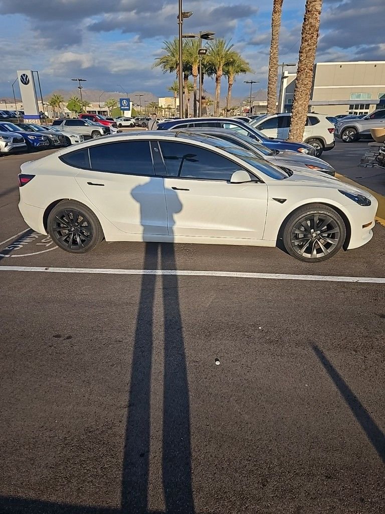 Used 2023 Tesla Model 3 Standard Range image 4