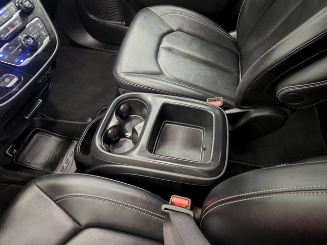 Used 2025 Chrysler Pacifica Select FWD image 35