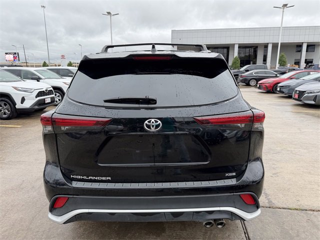 Used 2024 Toyota Highlander XSE image 6
