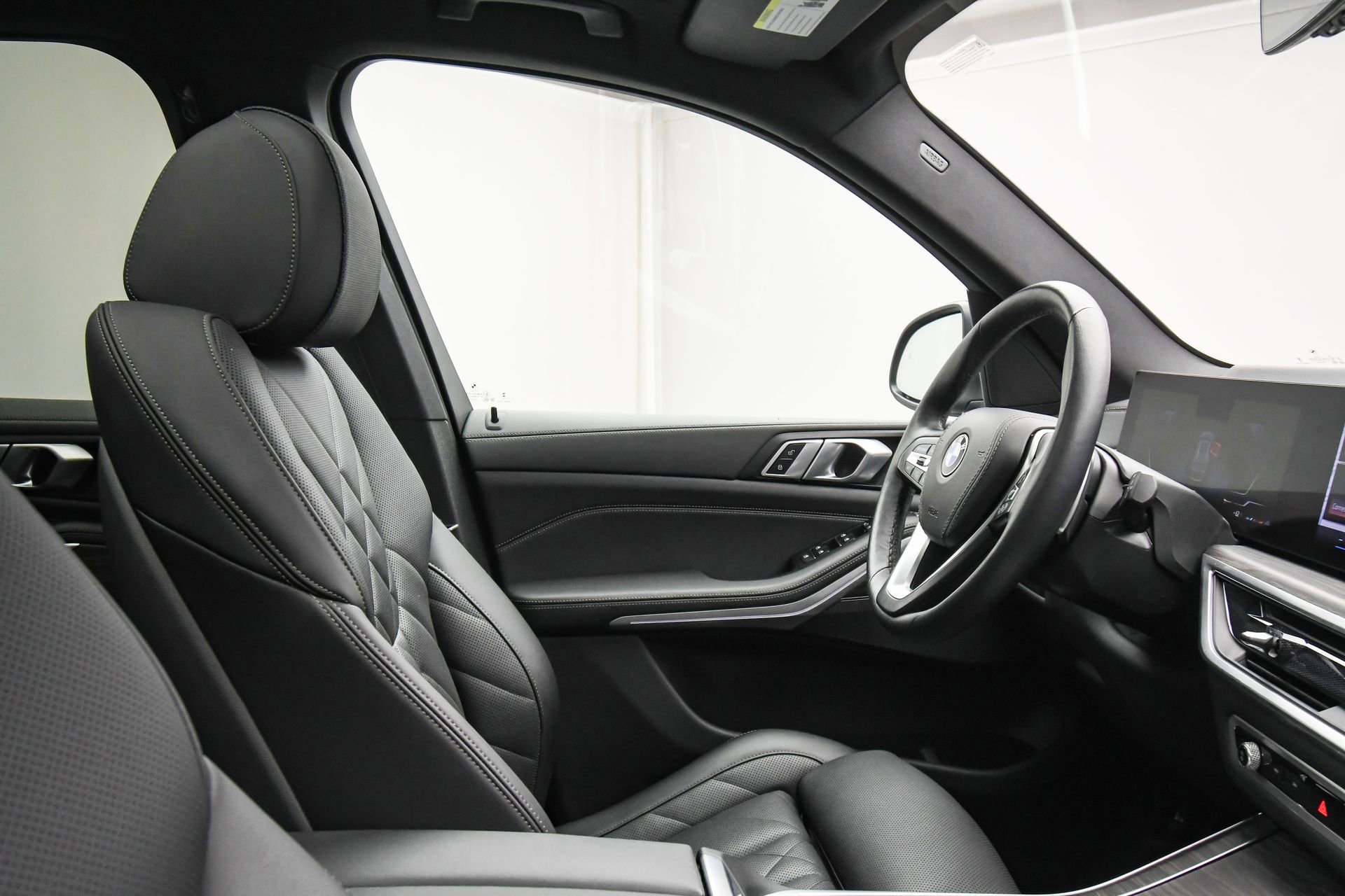 Used 2024 BMW X5 xDrive40i w/ Parking Assistance Package image 49