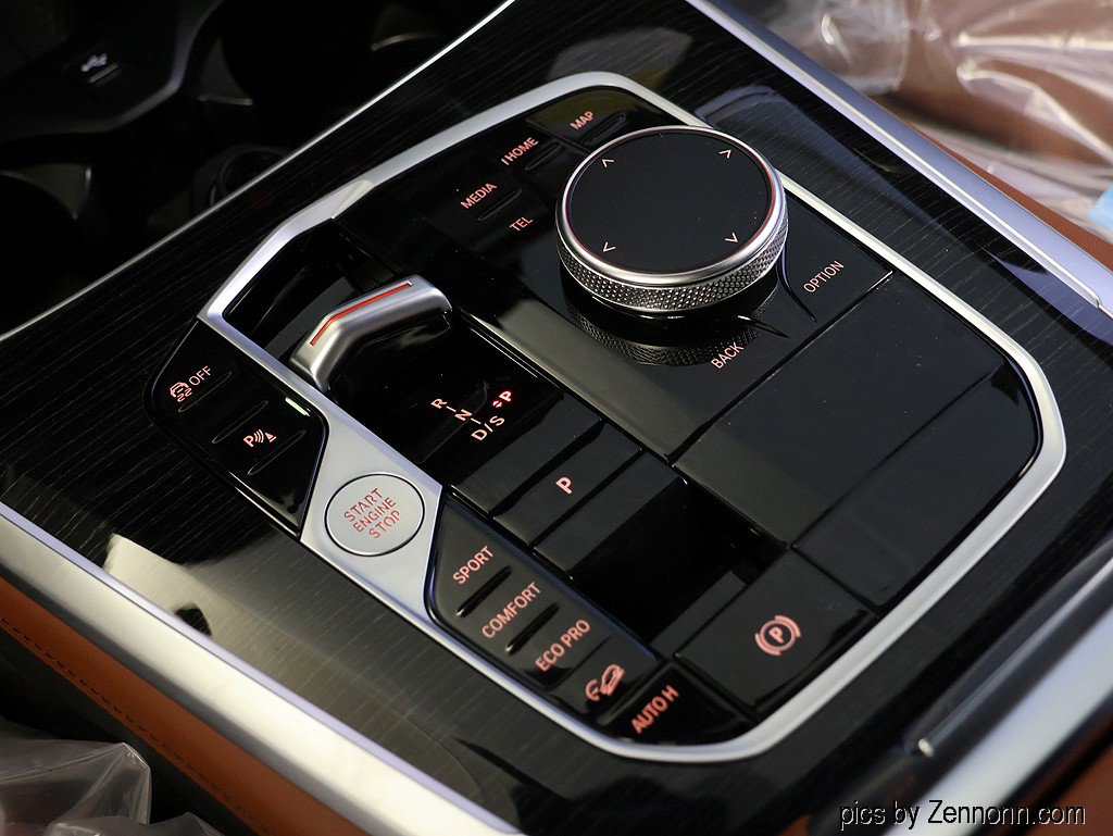 New 2026 BMW X5 xDrive40i w/ M Sport Package AWD/4WD image 26