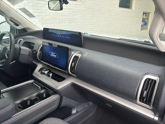 Used 2025 Ford Expedition Active RWD image 50