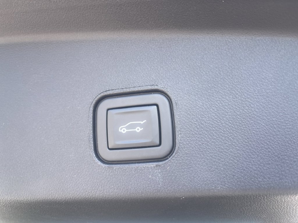 Certified 2024 Cadillac Lyriq Sport w/ LPO, Floor Liner Package AWD/4WD image 6