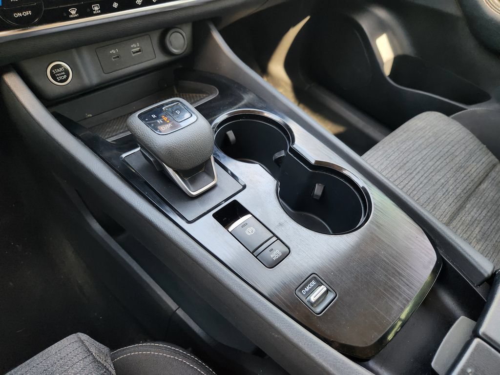 Used 2023 Nissan Rogue SV FWD image 19