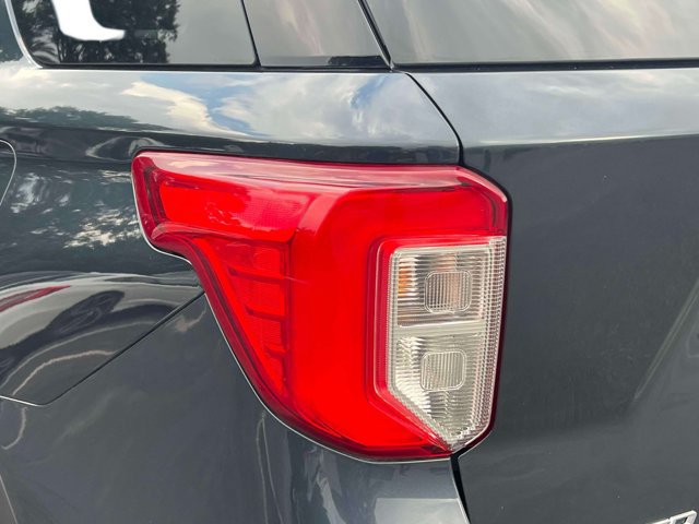 Used 2022 Ford Explorer Limited w/ Limited Technology Package AWD/4WD image 12