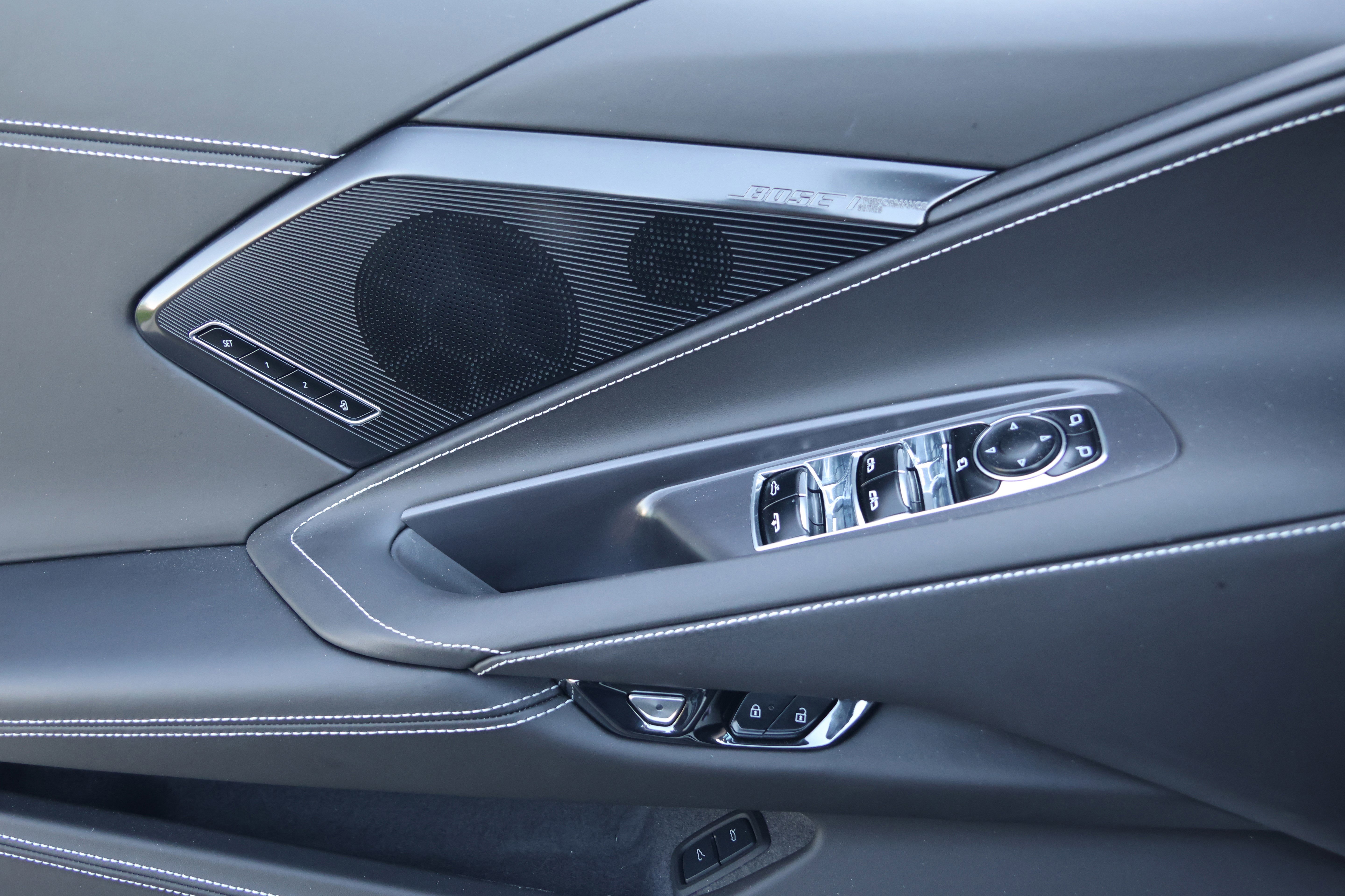 Used 2025 Chevrolet Corvette Stingray Premium Conv w/ Z51 Performance Package RWD image 12