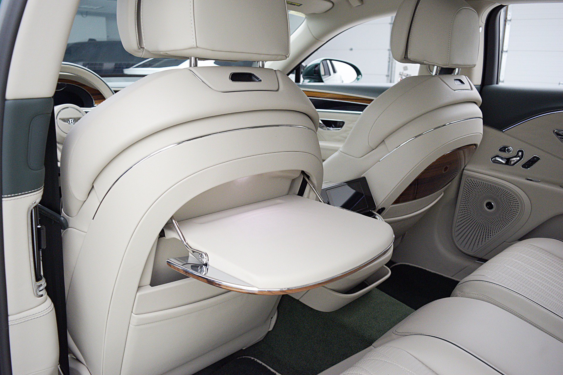 Certified 2022 Bentley Flying Spur V8 AWD/4WD image 27