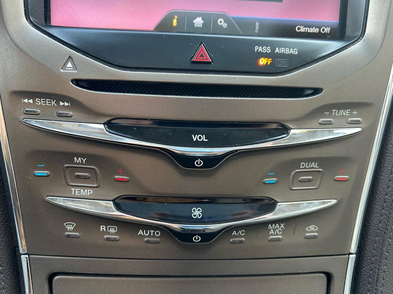 Used 2014 Lincoln MKX AWD w/ Equipment Group 102A image 26