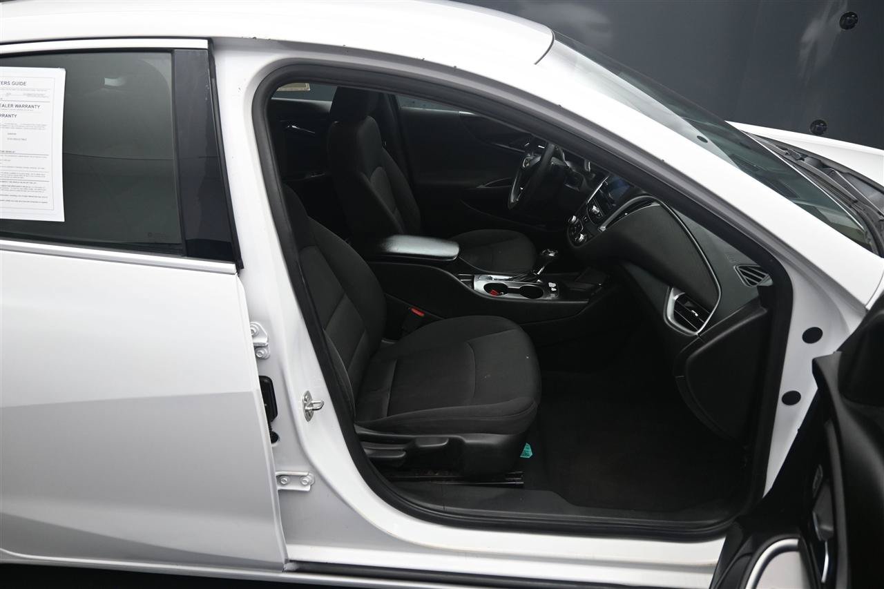 Used 2020 Chevrolet Malibu LS FWD image 9