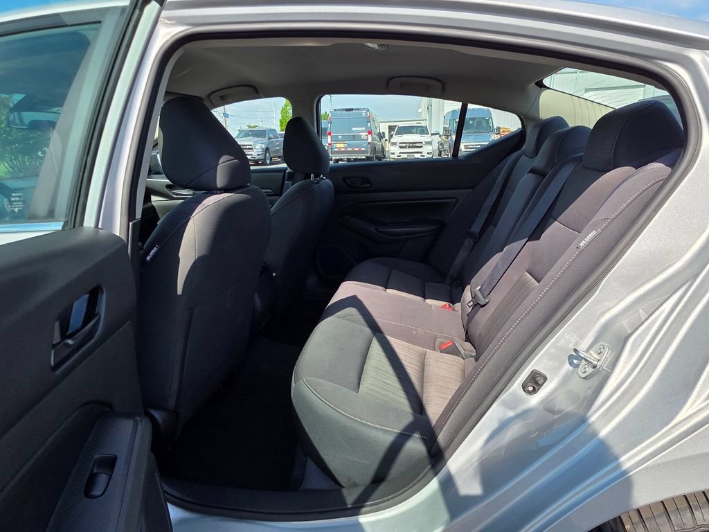 Used 2024 Nissan Altima 2.5 S FWD image 31
