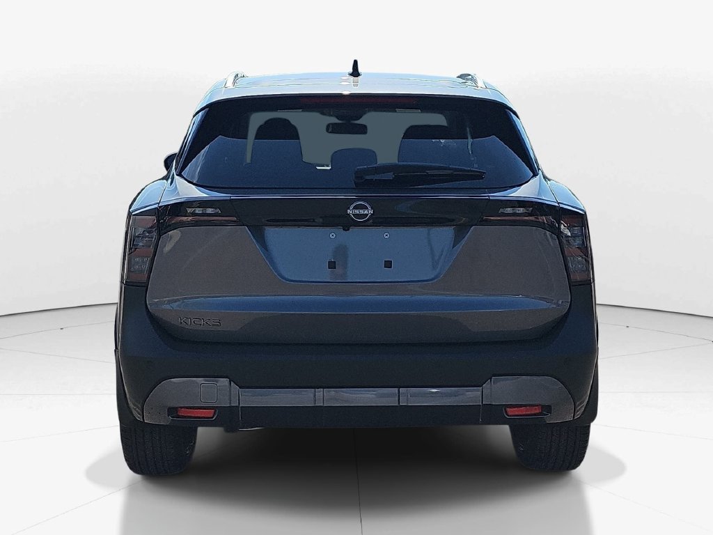New 2027 Nissan Kicks SR w/ Cold Weather Package FWD image 7