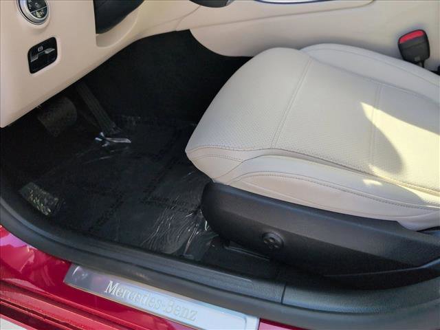 New 2025 Mercedes-Benz C 300 4MATIC Sedan image 4