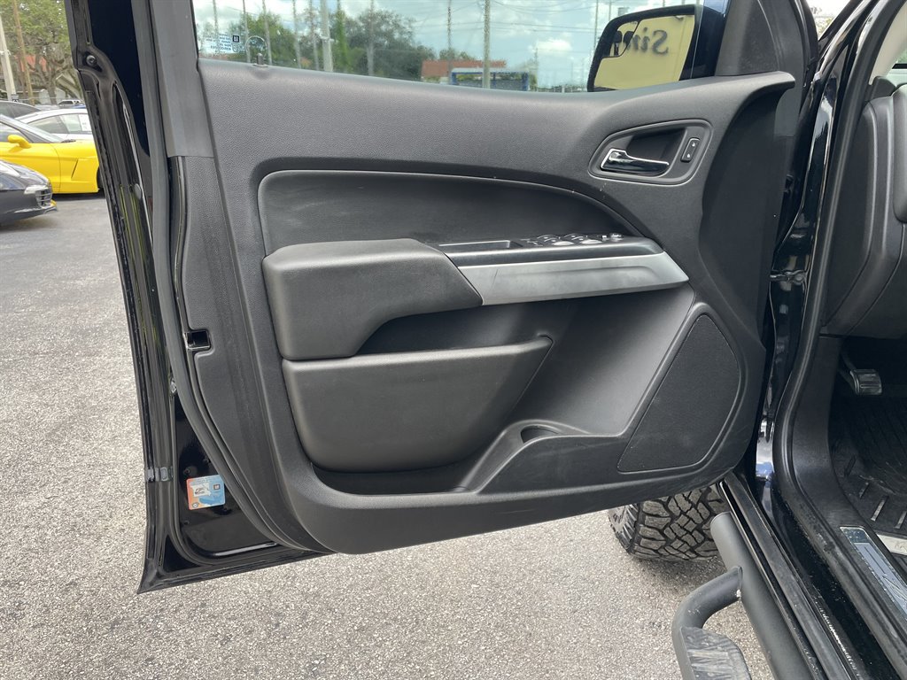 Used 2018 Chevrolet Colorado ZR2 w/ ZR2 Midnight Special Edition AWD/4WD image 39