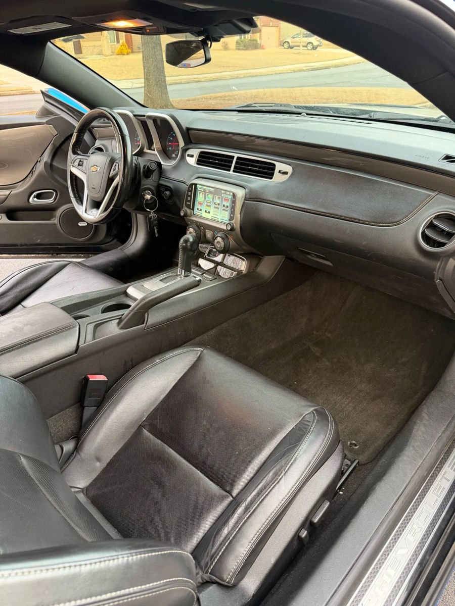 Used 2014 Chevrolet Camaro SS w/ RS Package image 17