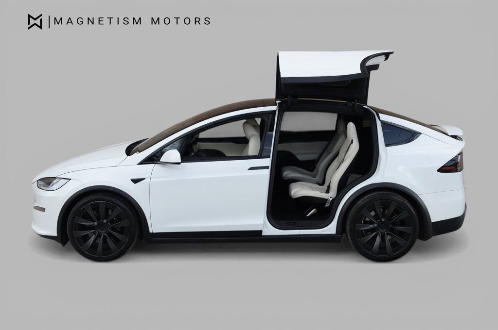 Used 2022 Tesla Model X Plaid image 4