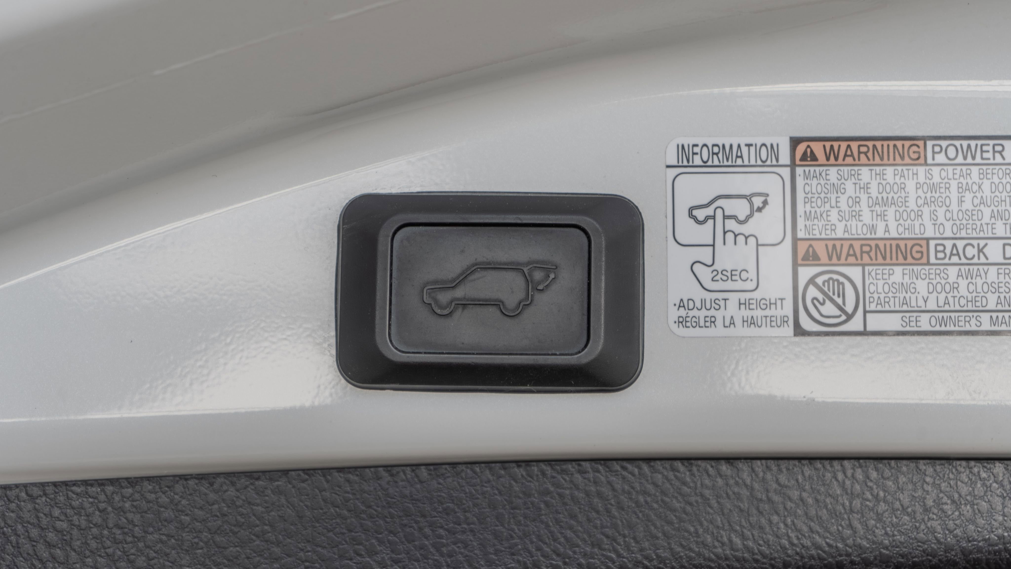 Used 2018 Toyota RAV4 Limited w/ Advanced Technology Package AWD/4WD image 35
