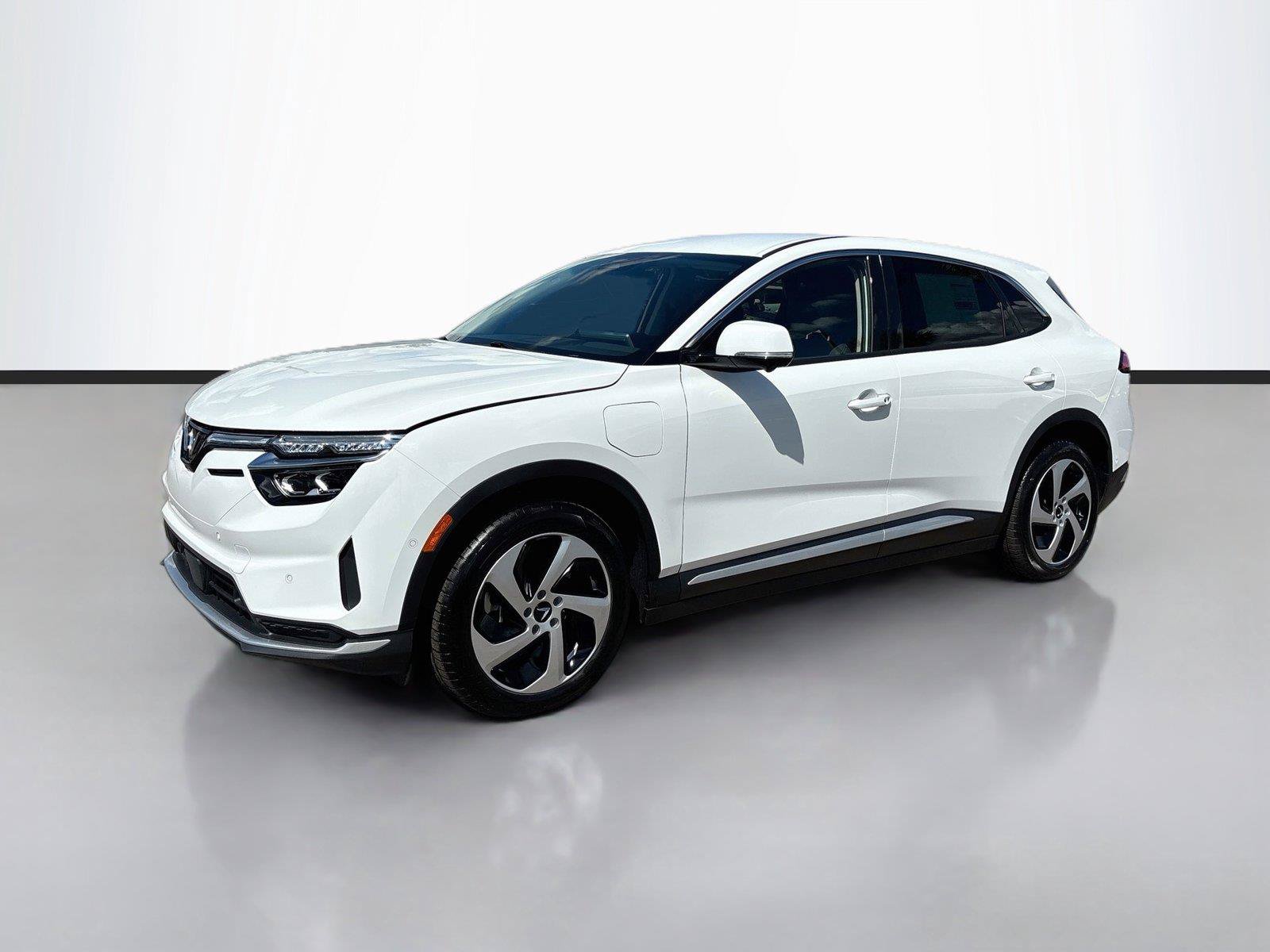 New 2027 VinFast VF 8 Eco AWD/4WD image 3
