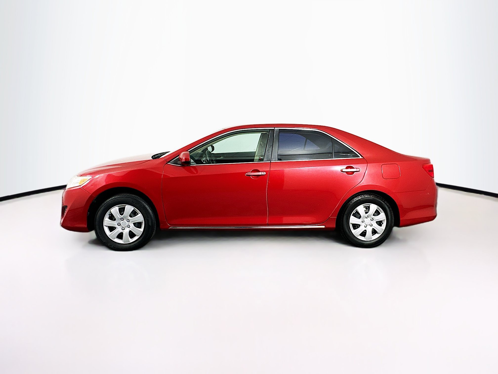 Used 2012 Toyota Camry LE FWD image 4