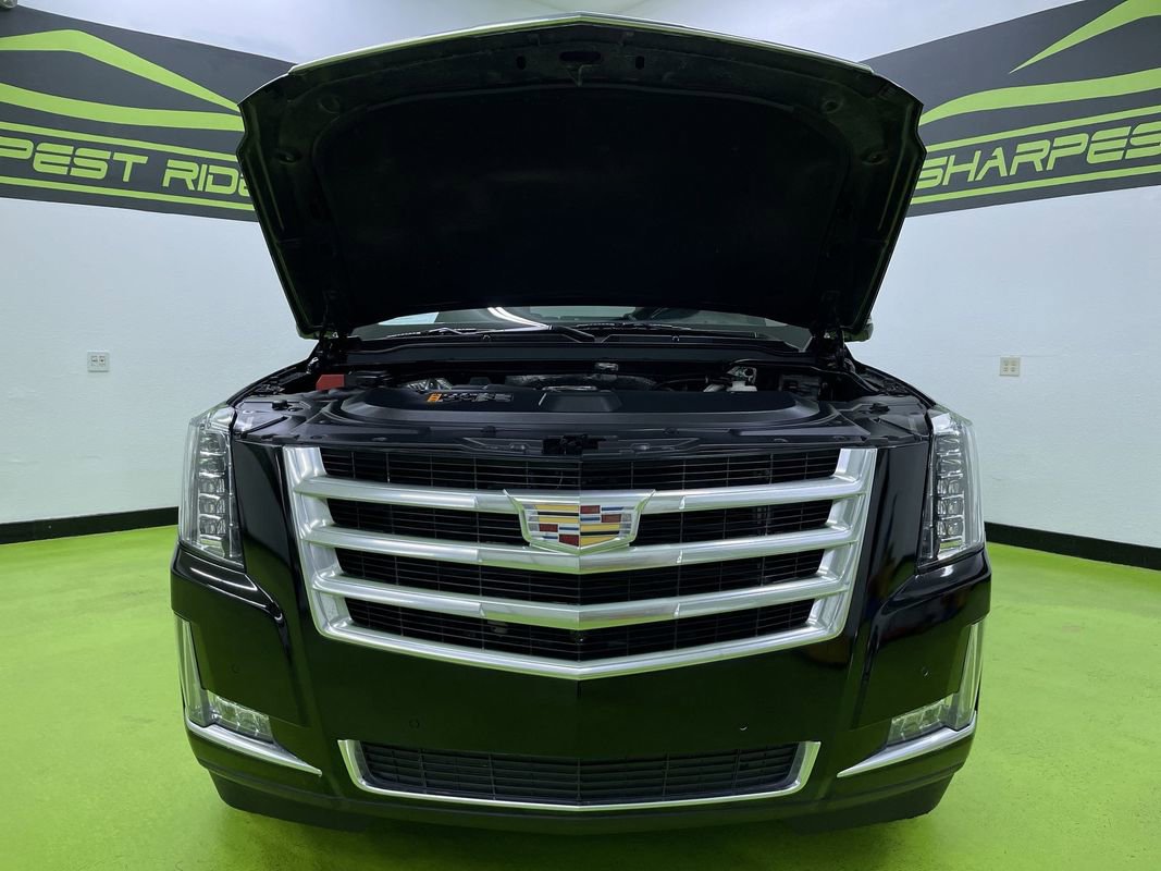 Used 2017 Cadillac Escalade Luxury image 4