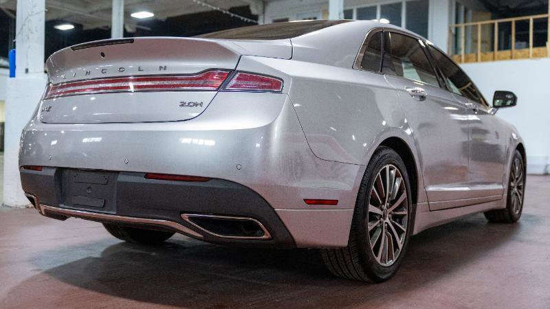 Used 2017 Lincoln MKZ Premiere image 3