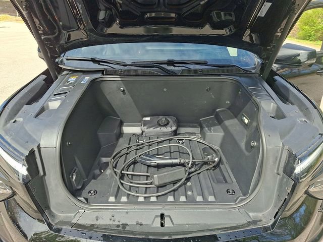 Used 2024 Chevrolet Silverado EV RST AWD/4WD image 32