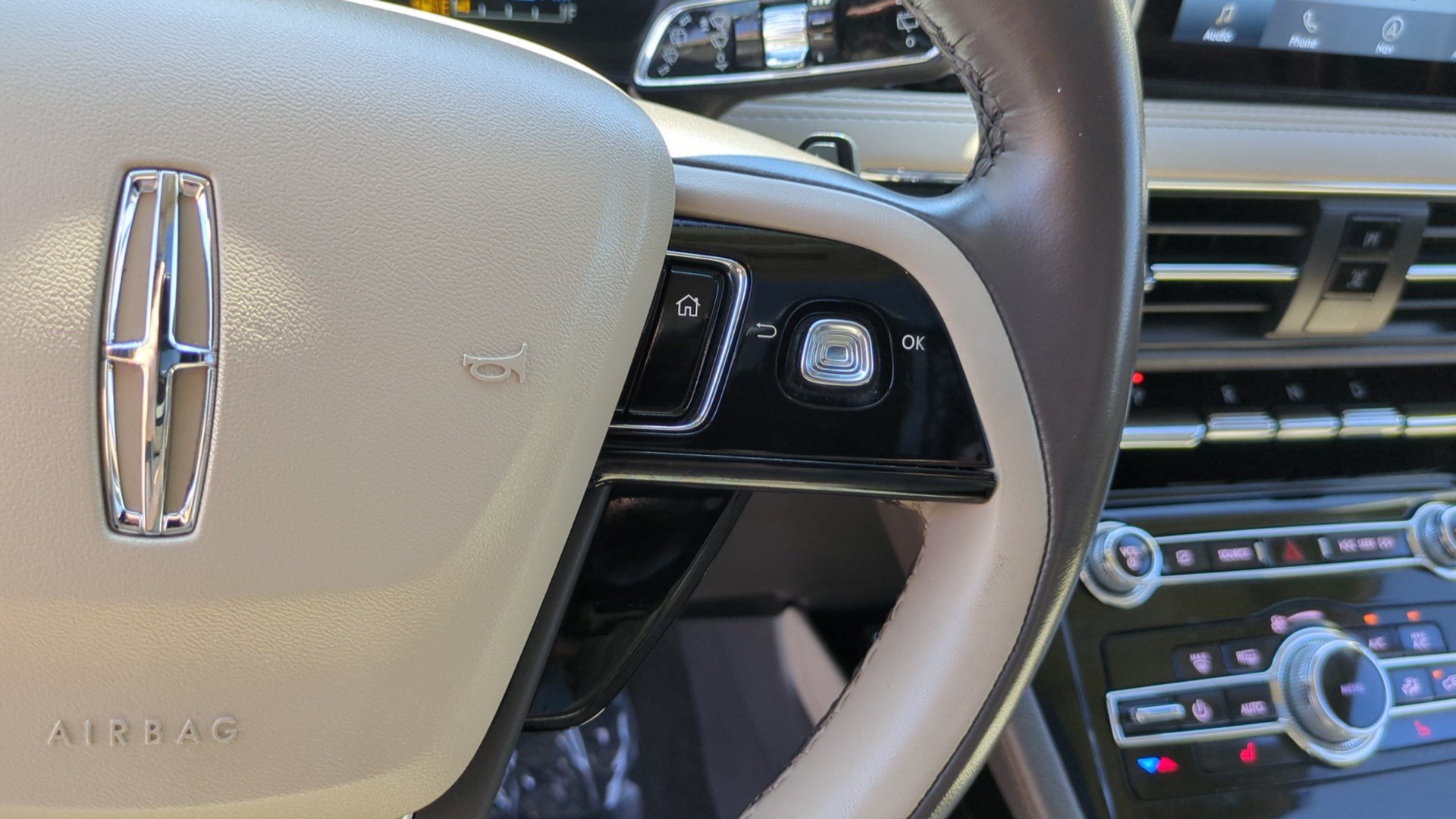 Used 2022 Lincoln Corsair Grand Touring AWD/4WD image 19