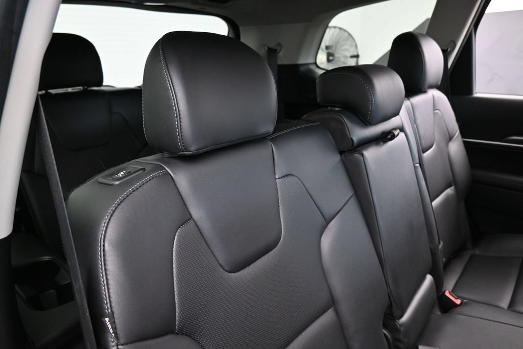 Used 2024 Kia Telluride LX FWD image 38