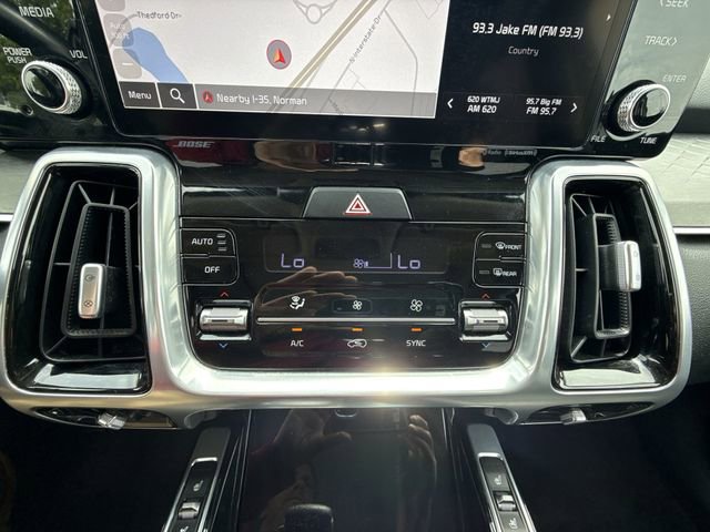 Used 2023 Kia Sorento SX AWD/4WD image 19