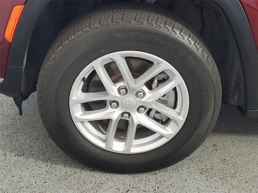 Used 2024 Jeep Grand Cherokee L Laredo image 9