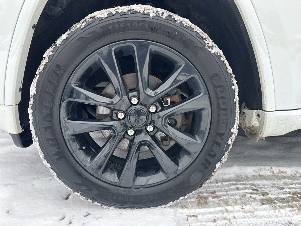 Used 2018 Jeep Grand Cherokee Altitude image 21