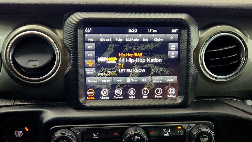 Used 2023 Jeep Gladiator Overland AWD/4WD image 18
