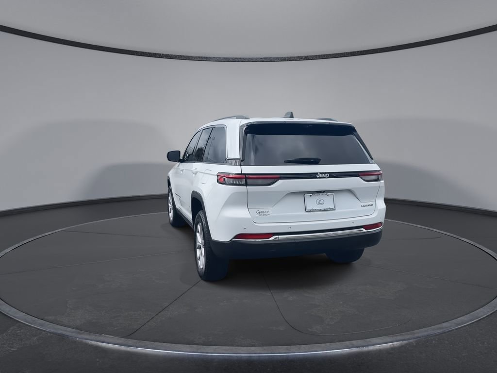 Used 2022 Jeep Grand Cherokee Limited w/ Luxury Tech Group II image 7