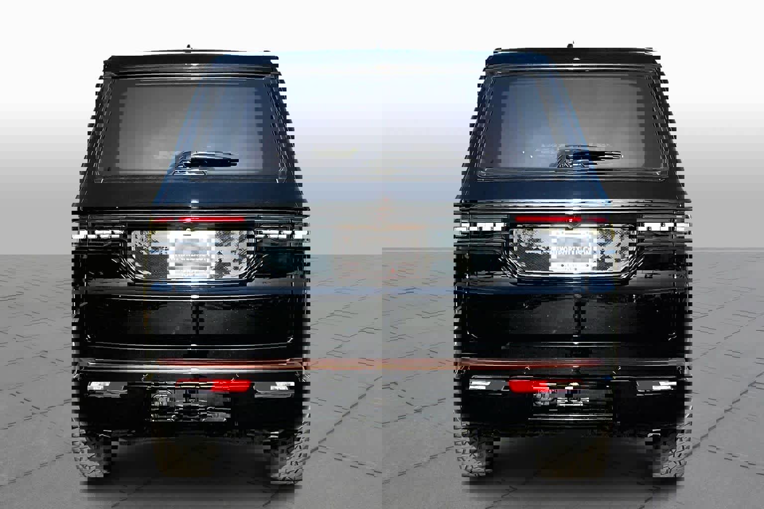 Used 2022 Jeep Grand Wagoneer Series II w/ Premium Group II image 4