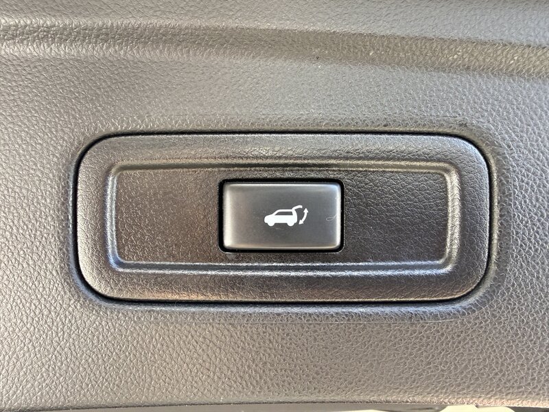 Used 2011 INFINITI FX35 AWD w/ Premium Pkg image 29