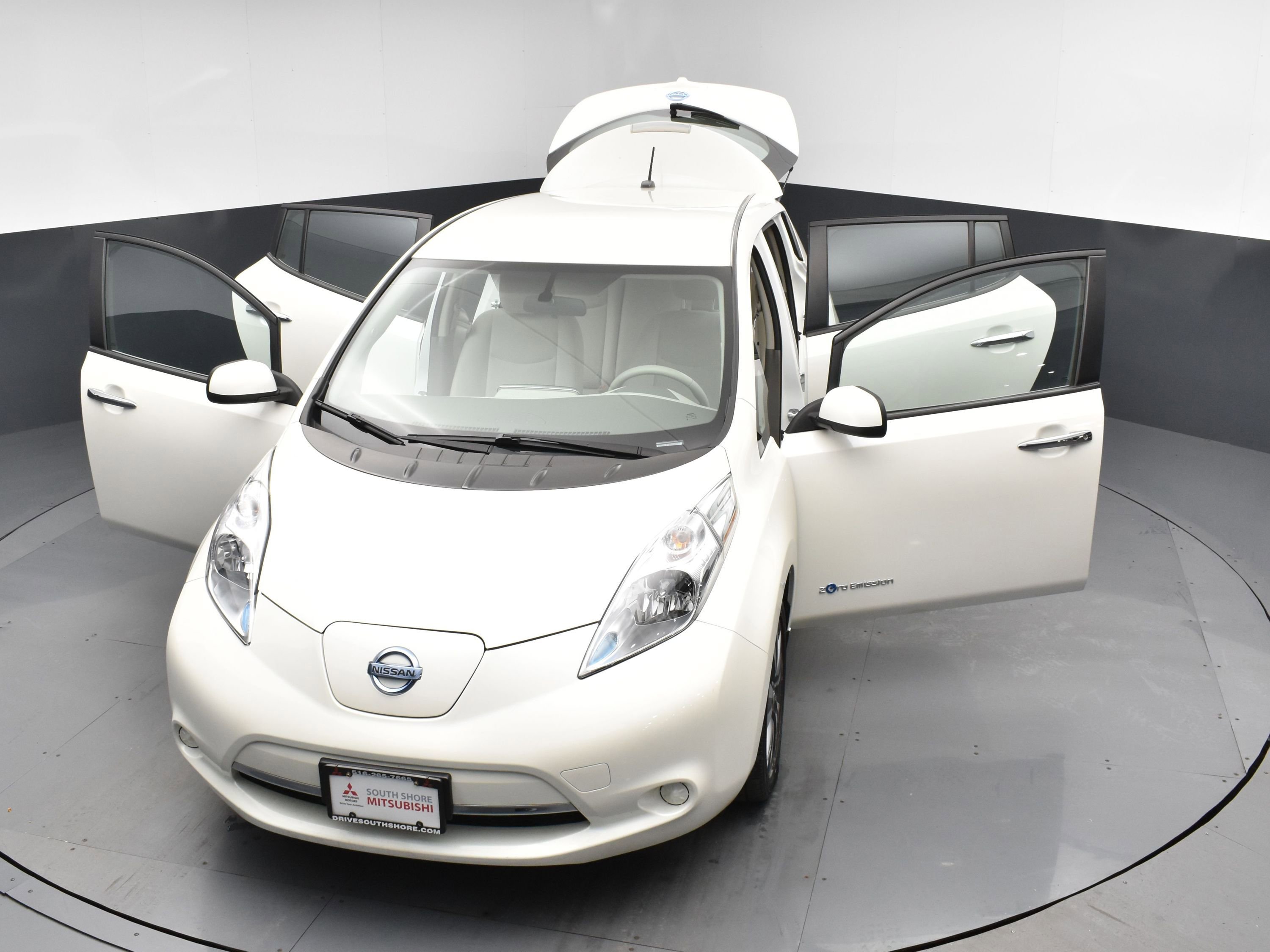 Used 2017 Nissan Leaf SV FWD image 25