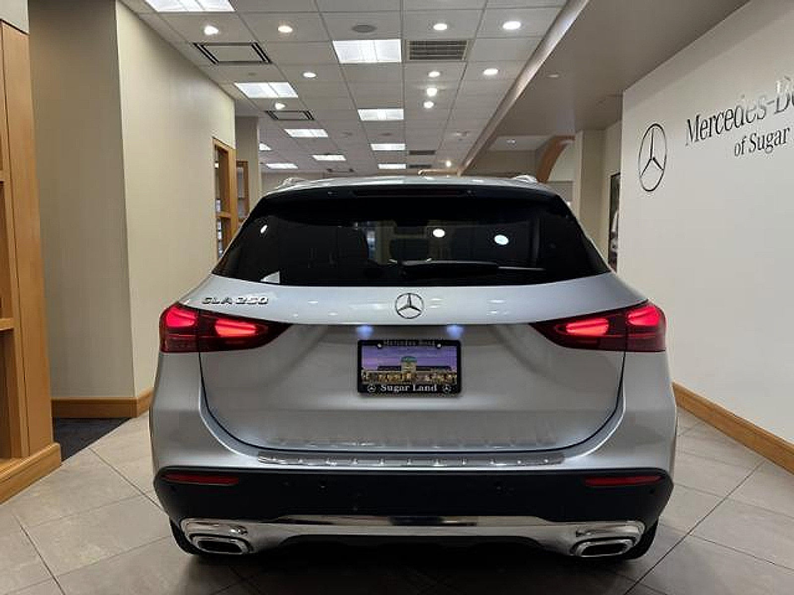 Used 2025 Mercedes-Benz GLA 250 image 4