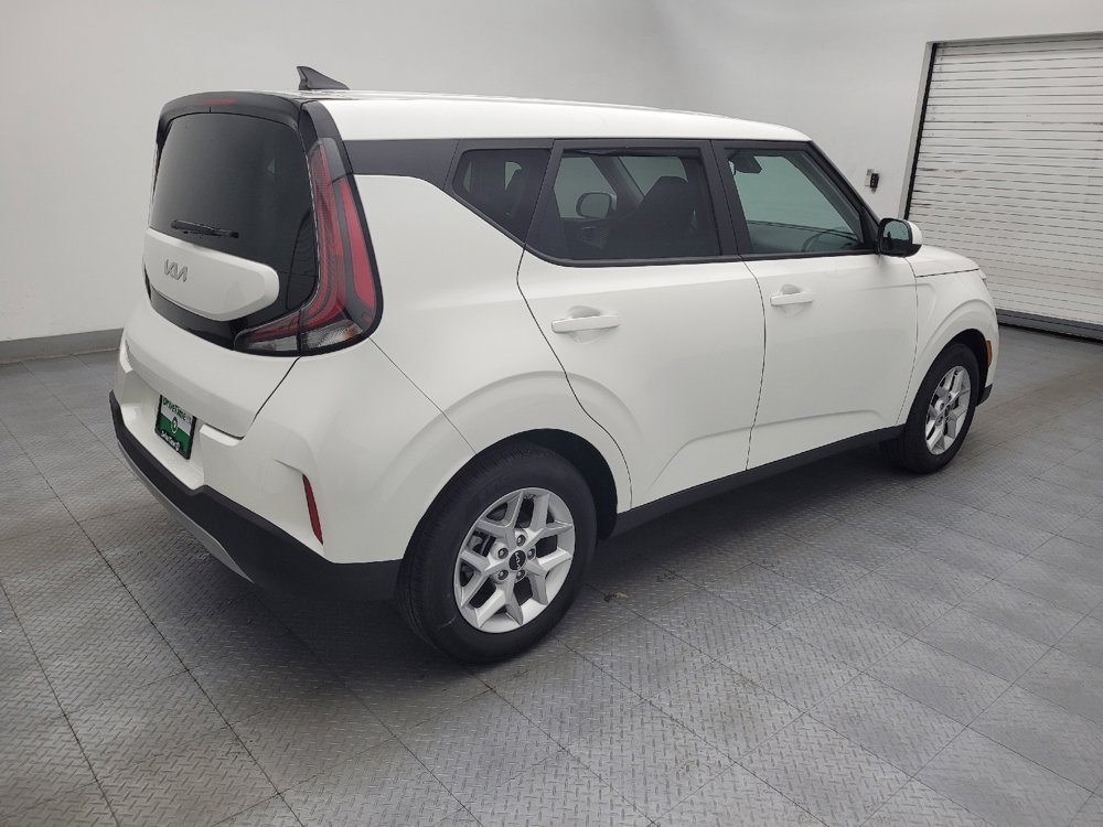 Used 2025 Kia Soul LX FWD image 10