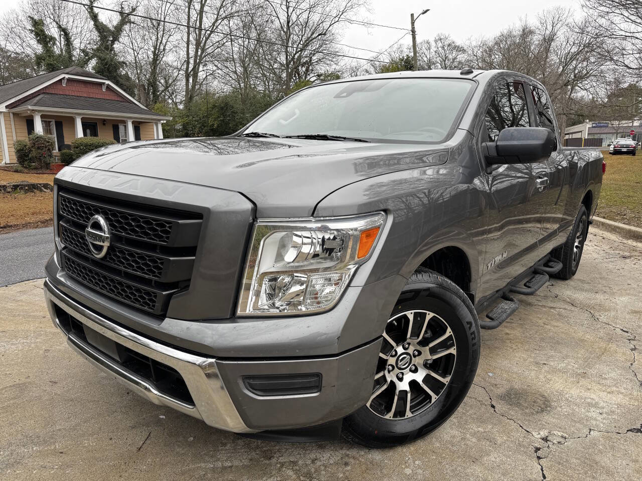 Used 2021 Nissan Titan SV w/ Accessory Utility Package image 3