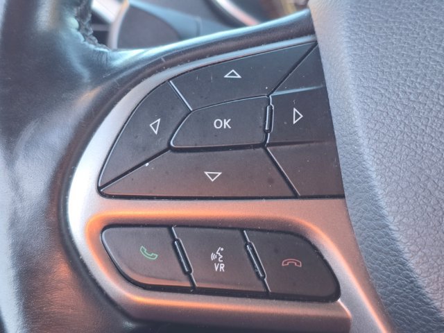 Used 2020 Jeep Cherokee Latitude w/ Cold Weather Group FWD image 22