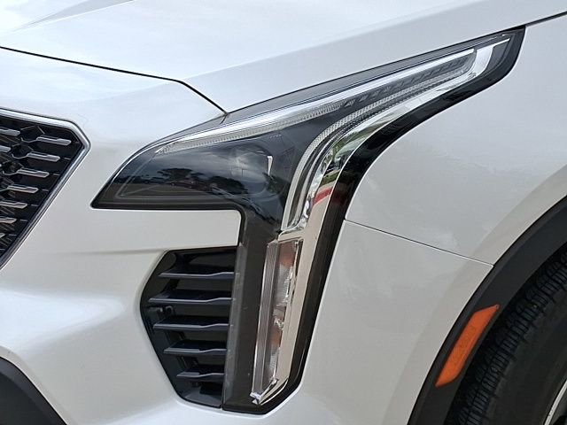 Used 2021 Cadillac XT4 Luxury w/ Driver Awareness Package image 7