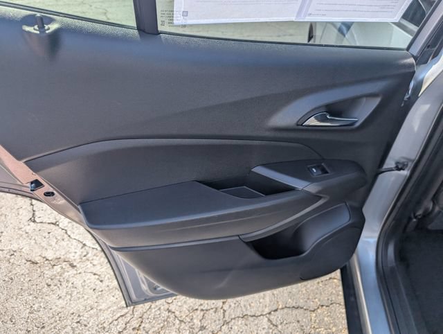 Used 2024 Chevrolet Trax LT w/ Driver Confidence Package FWD image 11