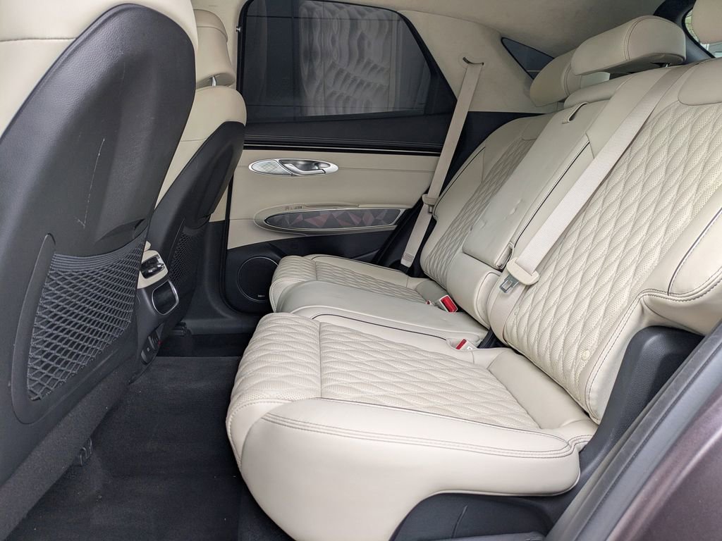 Used 2023 Genesis GV70 3.5T Sport w/ Sport Advanced Package image 16